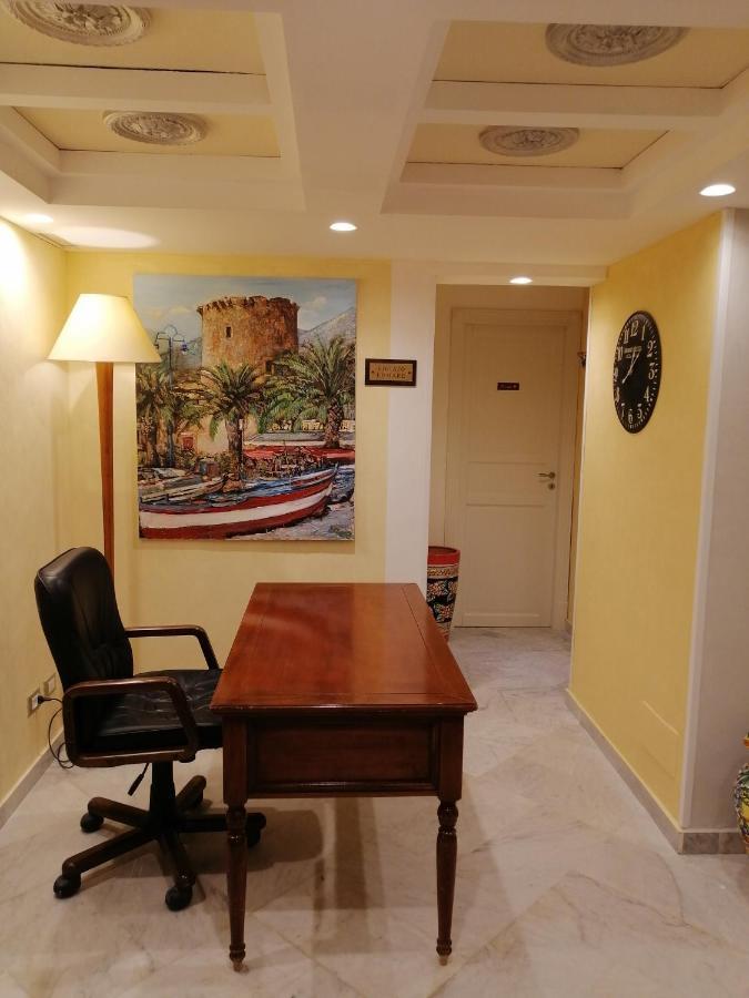 Federico 70 Giada Economy Hotel ปาแลร์โม ภายนอก รูปภาพ